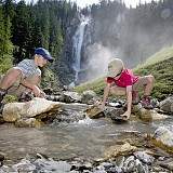 Kinder am Fluss