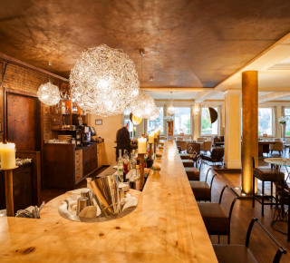 Lobby &amp; Bar
