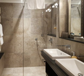 Bild des Badezimmers im Cosy Plus Doppelzimmer Variante 3